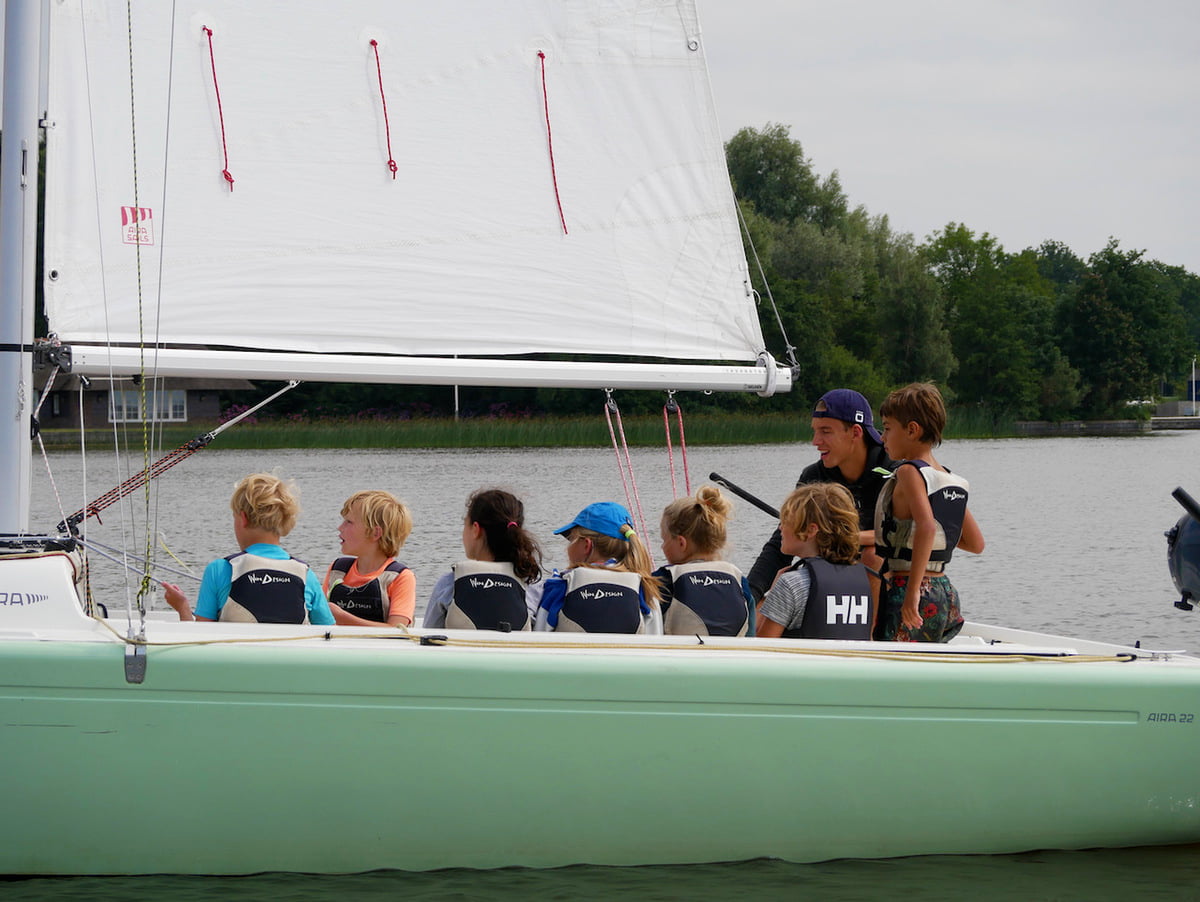  Sailing school De Vuurtoren at the Loosdrechtse Plassen 